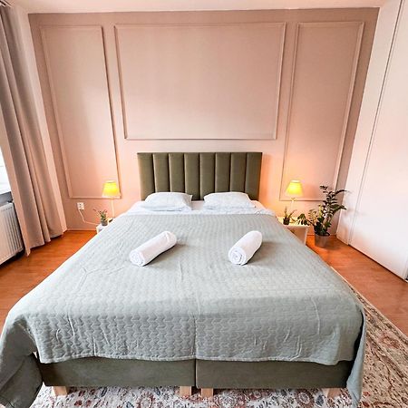 Gorgeous City Center Apartment In Bratislava With Free Parking 外观 照片