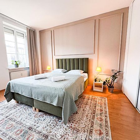 Gorgeous City Center Apartment In Bratislava With Free Parking 外观 照片