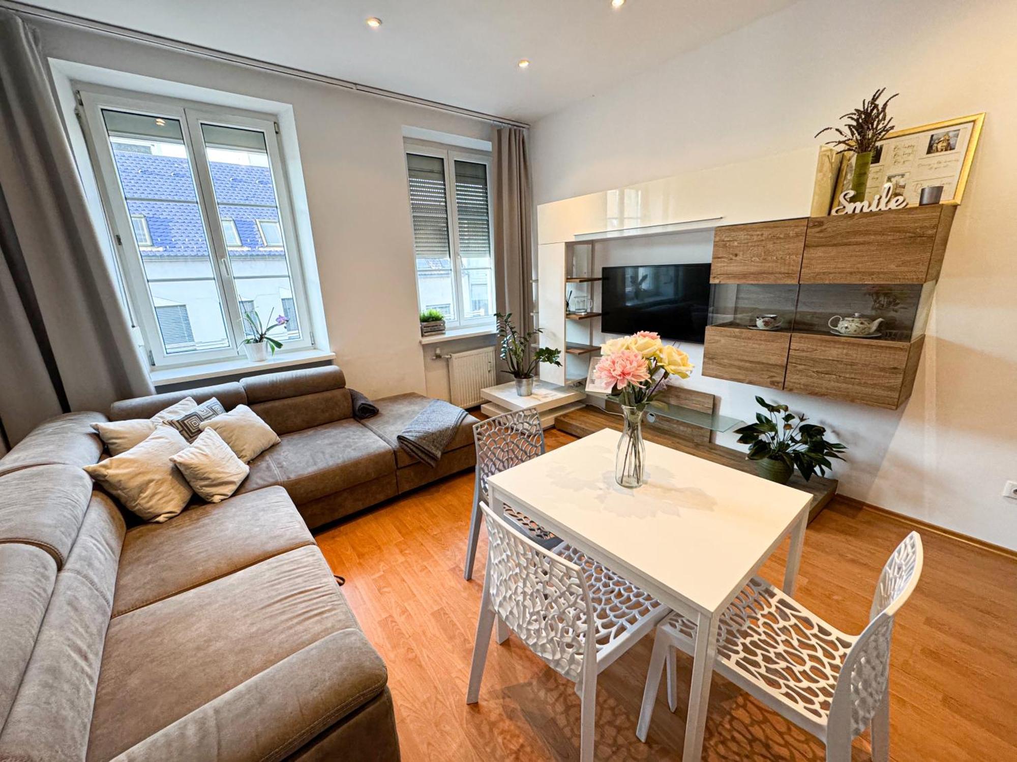 Gorgeous City Center Apartment In Bratislava With Free Parking 外观 照片