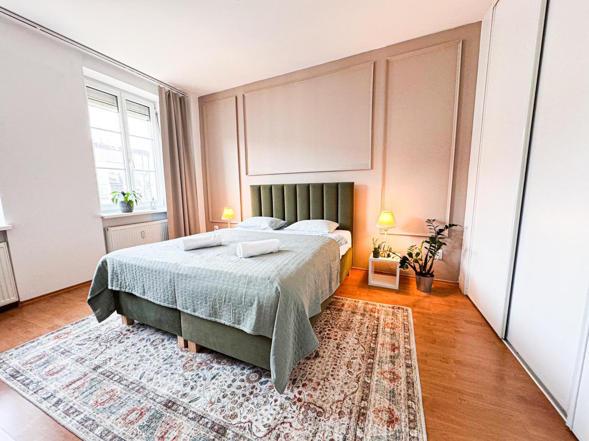 Gorgeous City Center Apartment In Bratislava With Free Parking 外观 照片